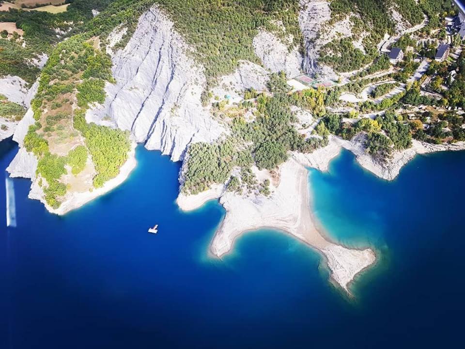 Au Paradis des Grillons Espinasses Exterior foto