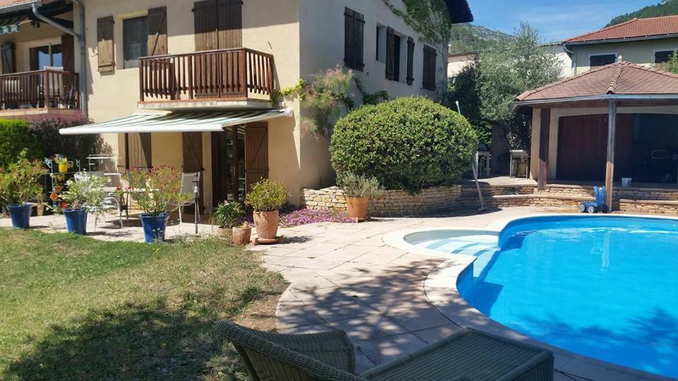 Au Paradis des Grillons Espinasses Exterior foto